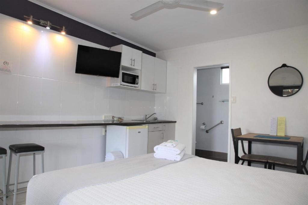 בונדברג Charm City Motel מראה חיצוני תמונה