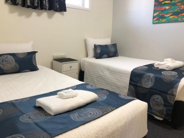 בונדברג Charm City Motel מראה חיצוני תמונה