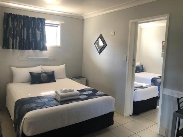 בונדברג Charm City Motel מראה חיצוני תמונה