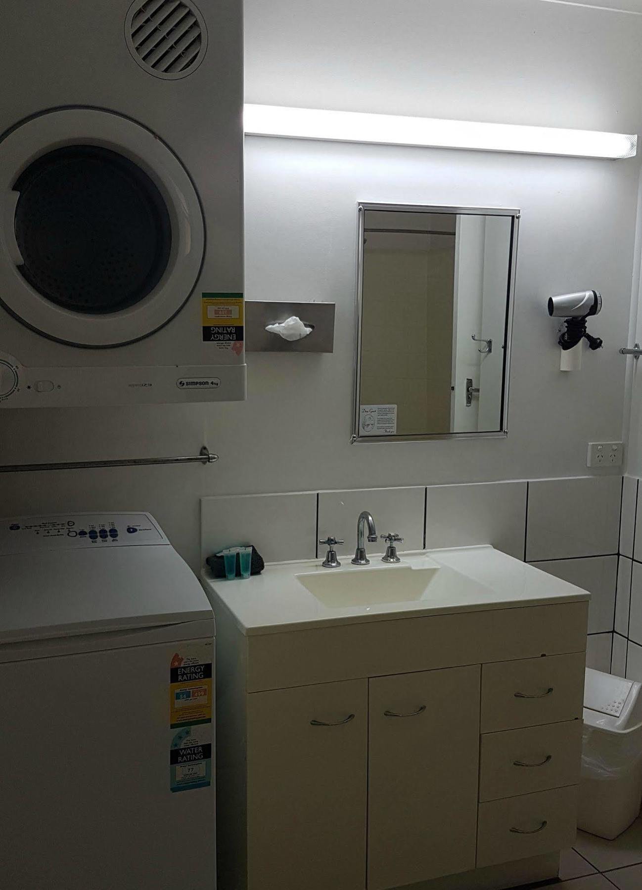 בונדברג Charm City Motel מראה חיצוני תמונה