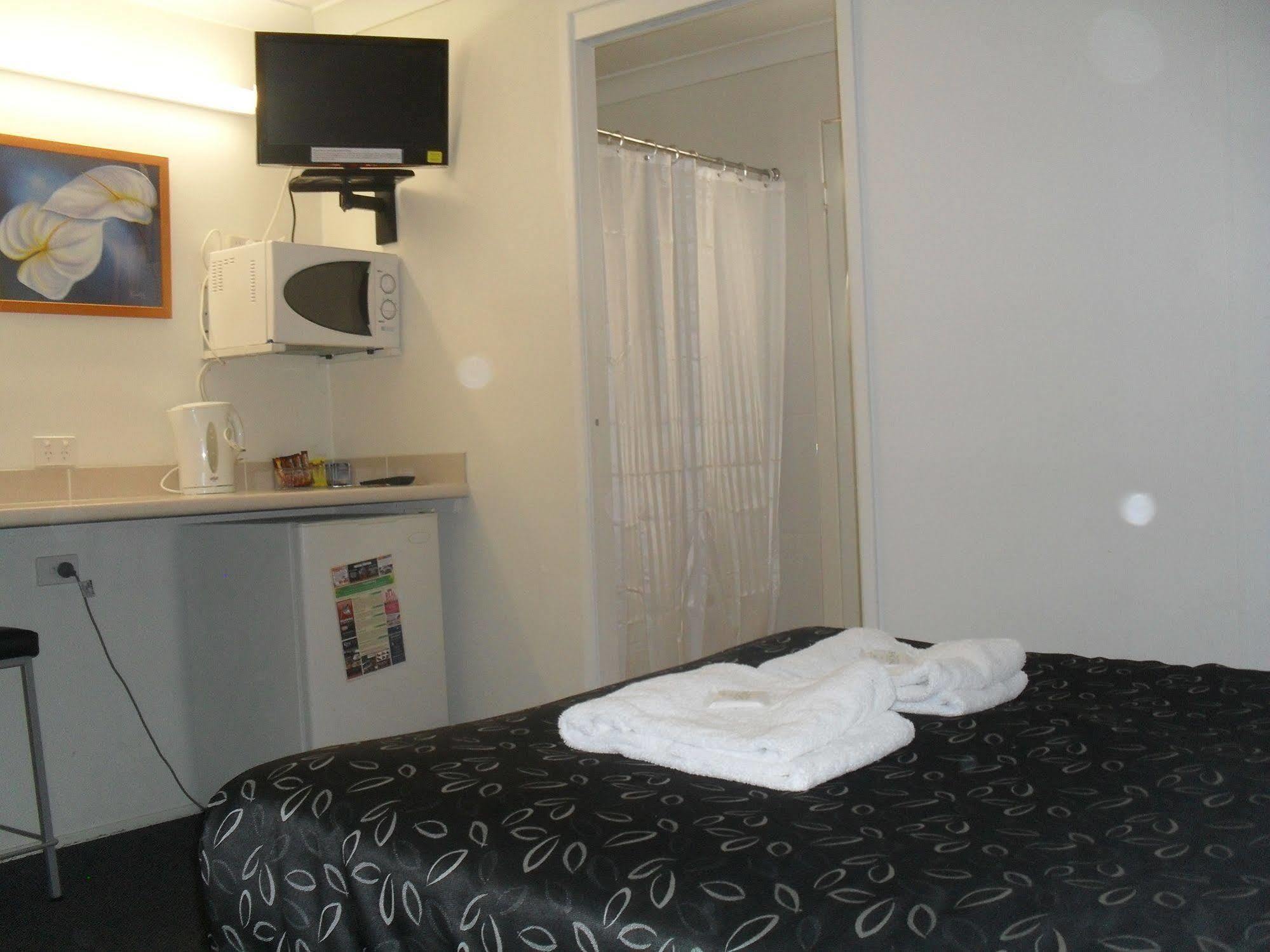 בונדברג Charm City Motel מראה חיצוני תמונה