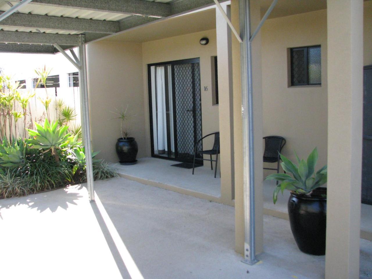 בונדברג Charm City Motel מראה חיצוני תמונה